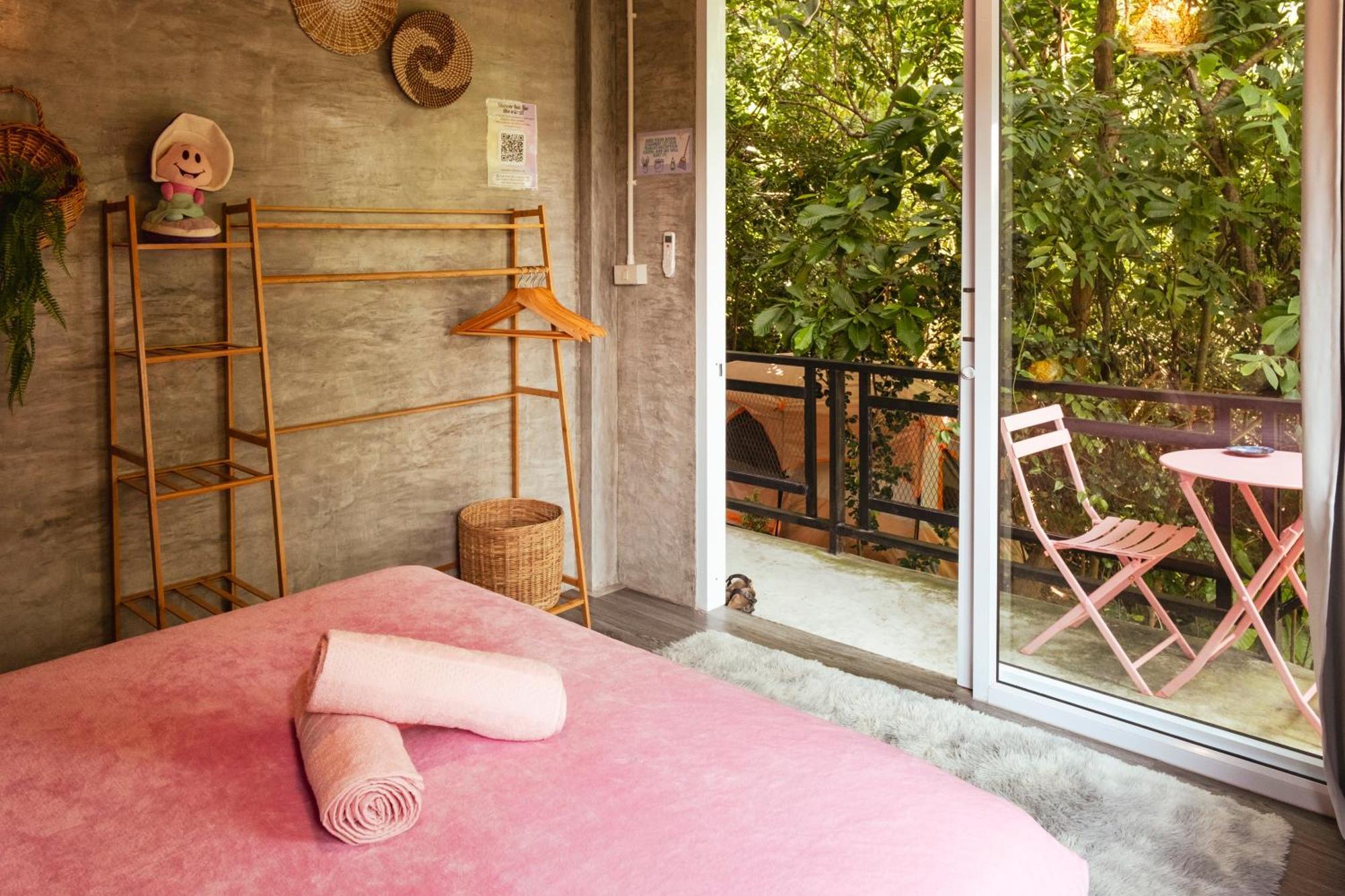 Wonderland Jungle Hostel タオ島 エクステリア 写真